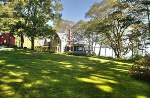 Exterior - Gorgeous Waterfront Estate In Historic Bayside (Northport)