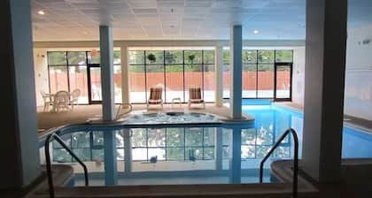 Silver Creek 2 BR Condo, keine Gebühren, Ski in / out, Pool. Suana, Whirlpools