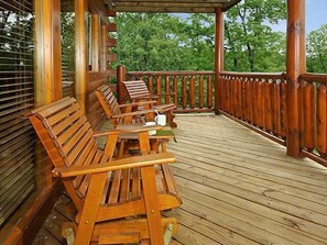 Property grounds - Heavenly Dreams: Beautiful Mountain View - Brand New Hot Tub - Pet Friendly (Sevierville)