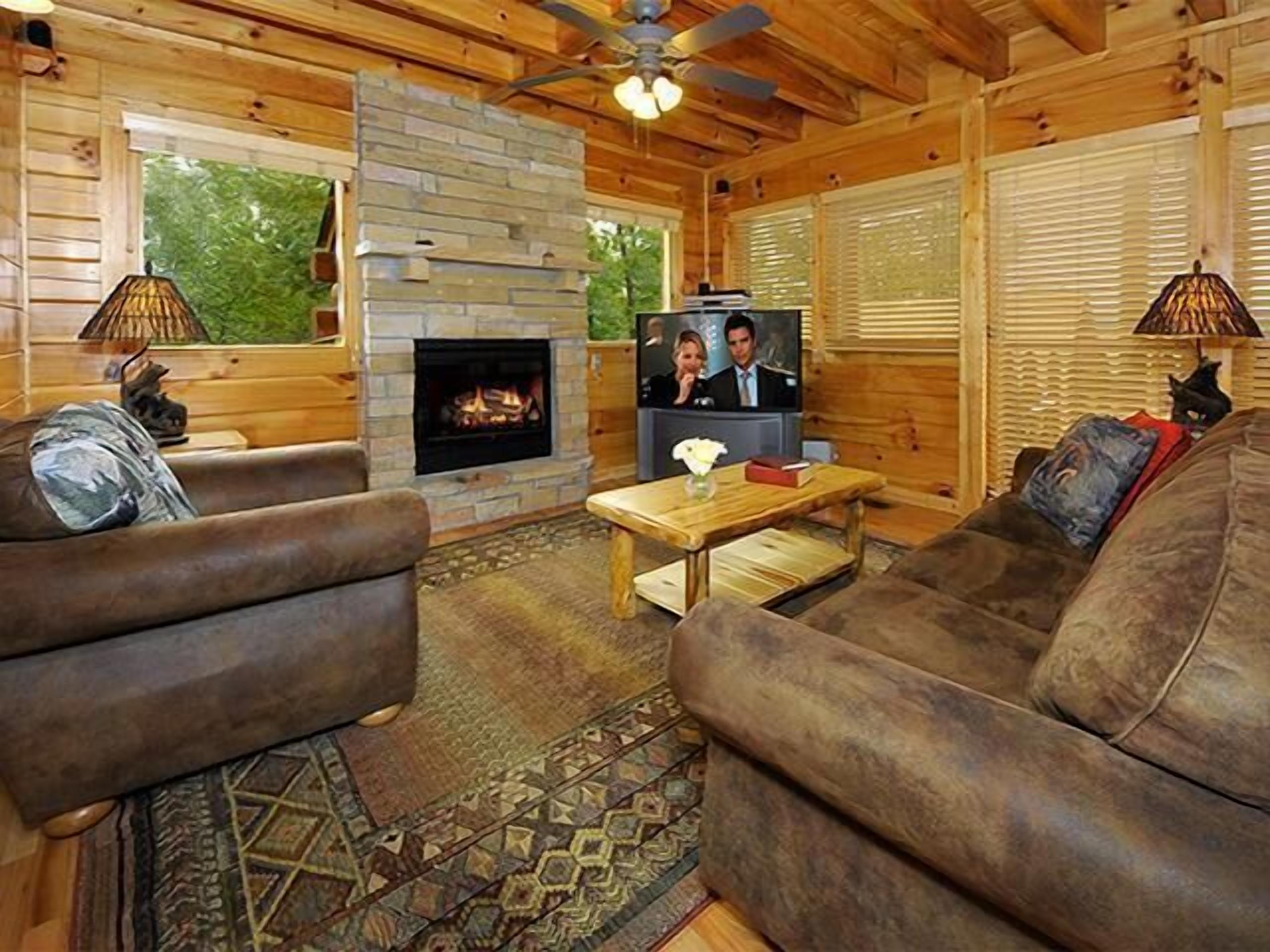 Heavenly Dreams - Beautiful Mountain View| Brand New Hot Tub!| Pet Friendly!