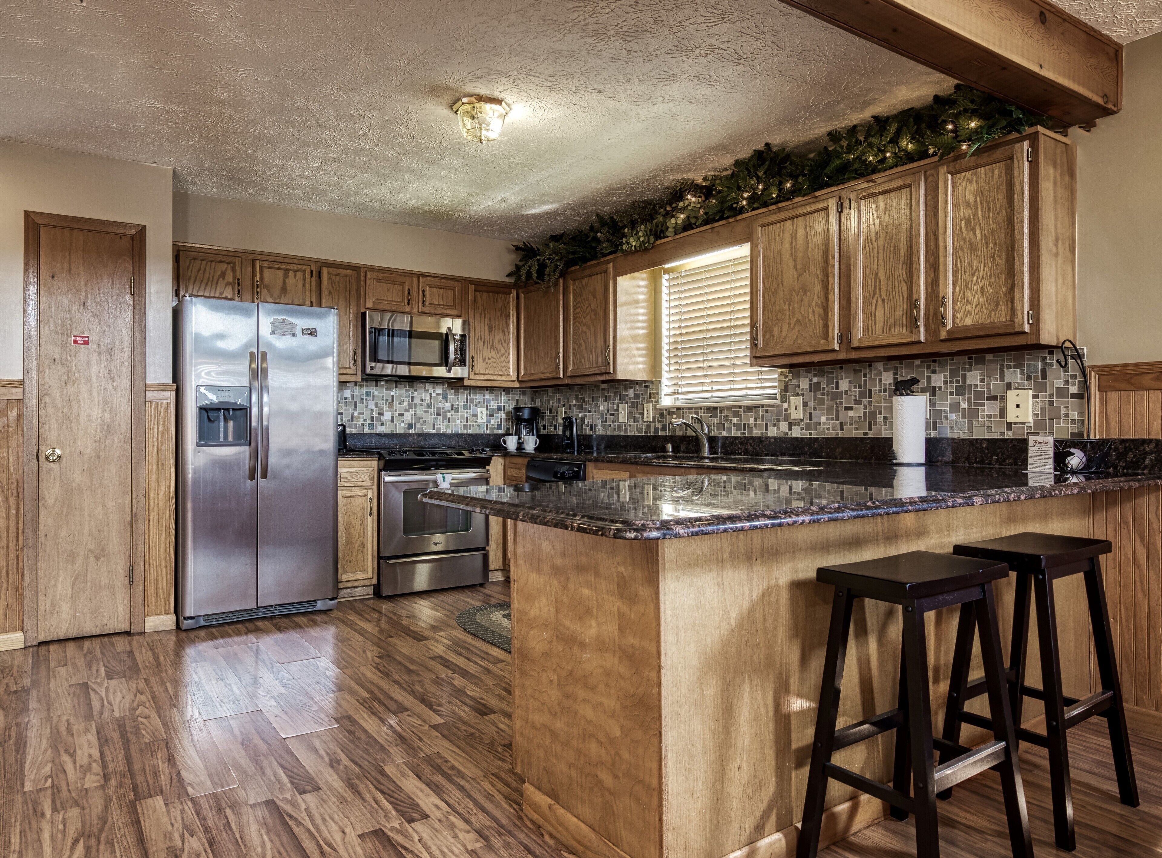 Close to  Pigeon Forge-seasonal pool access -fire pit -mountain view-Pet Friendly