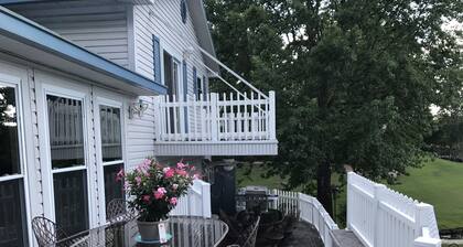 Glorious gateway 4 bedroom lake home- Discount Rates!!