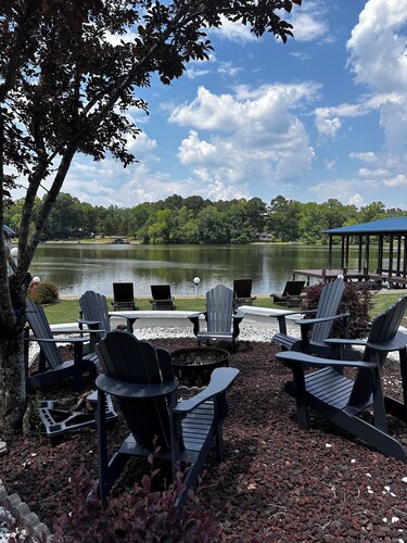 Glorious gateway 4 bedroom lake home- Discount Rates!!