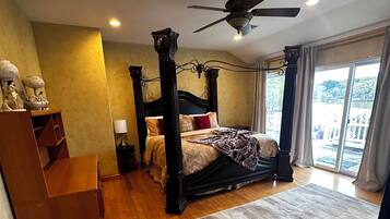 4 bedrooms, desk, iron/ironing board, WiFi