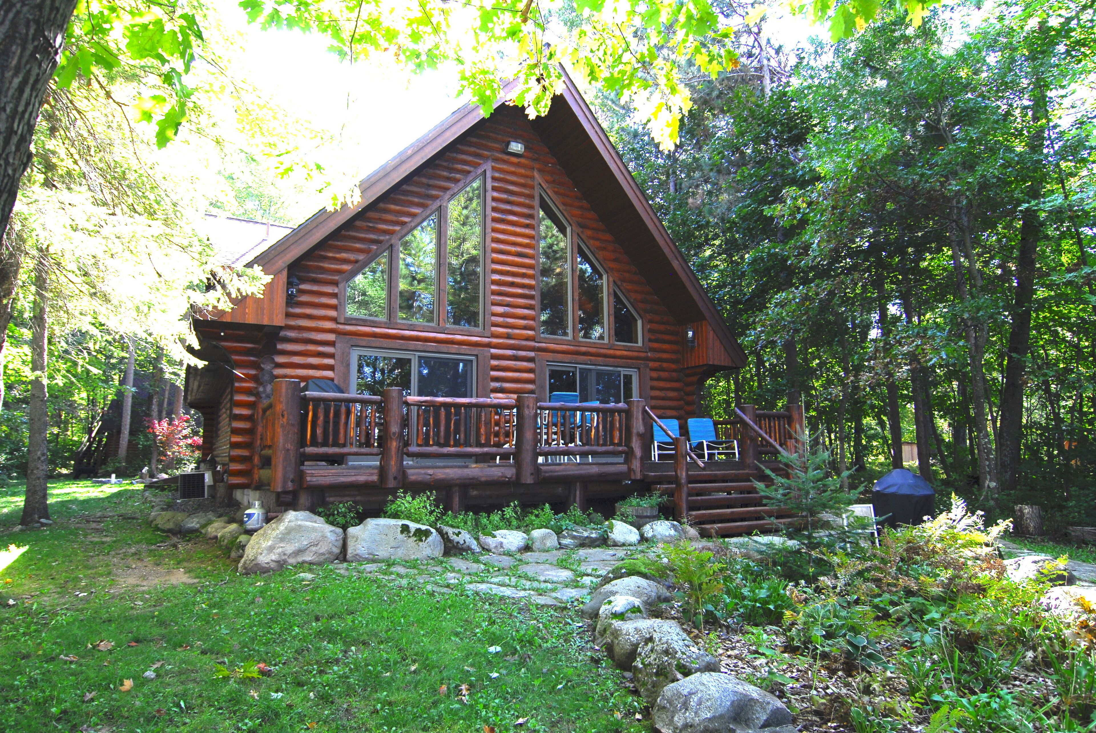 Eaglesnest-Log home, on Lake Chippewa-Friday to Friday for Summer rentals
