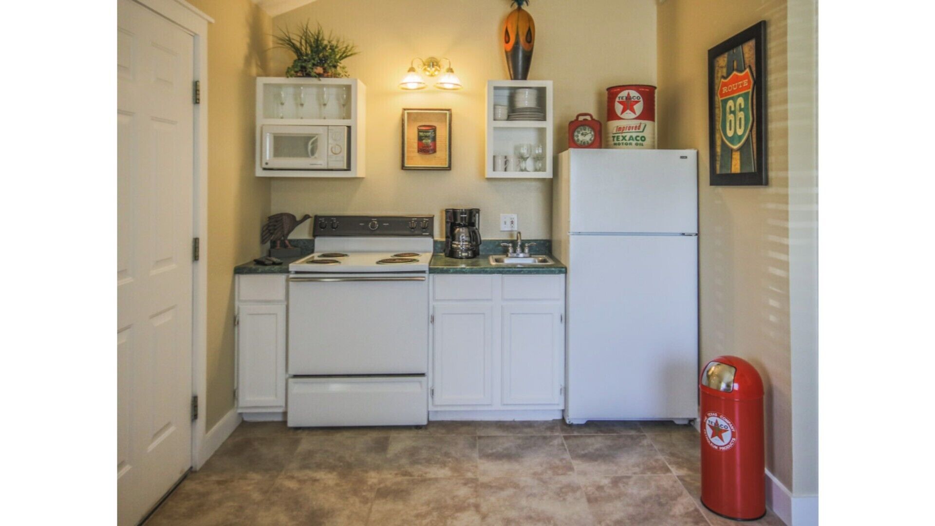 Abby's Place 4 - Rocking On Route 66