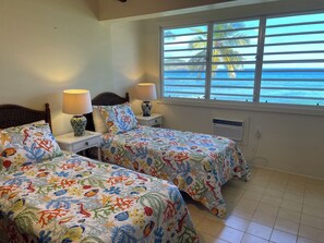 2 bedrooms, travel cot, free WiFi, bed sheets