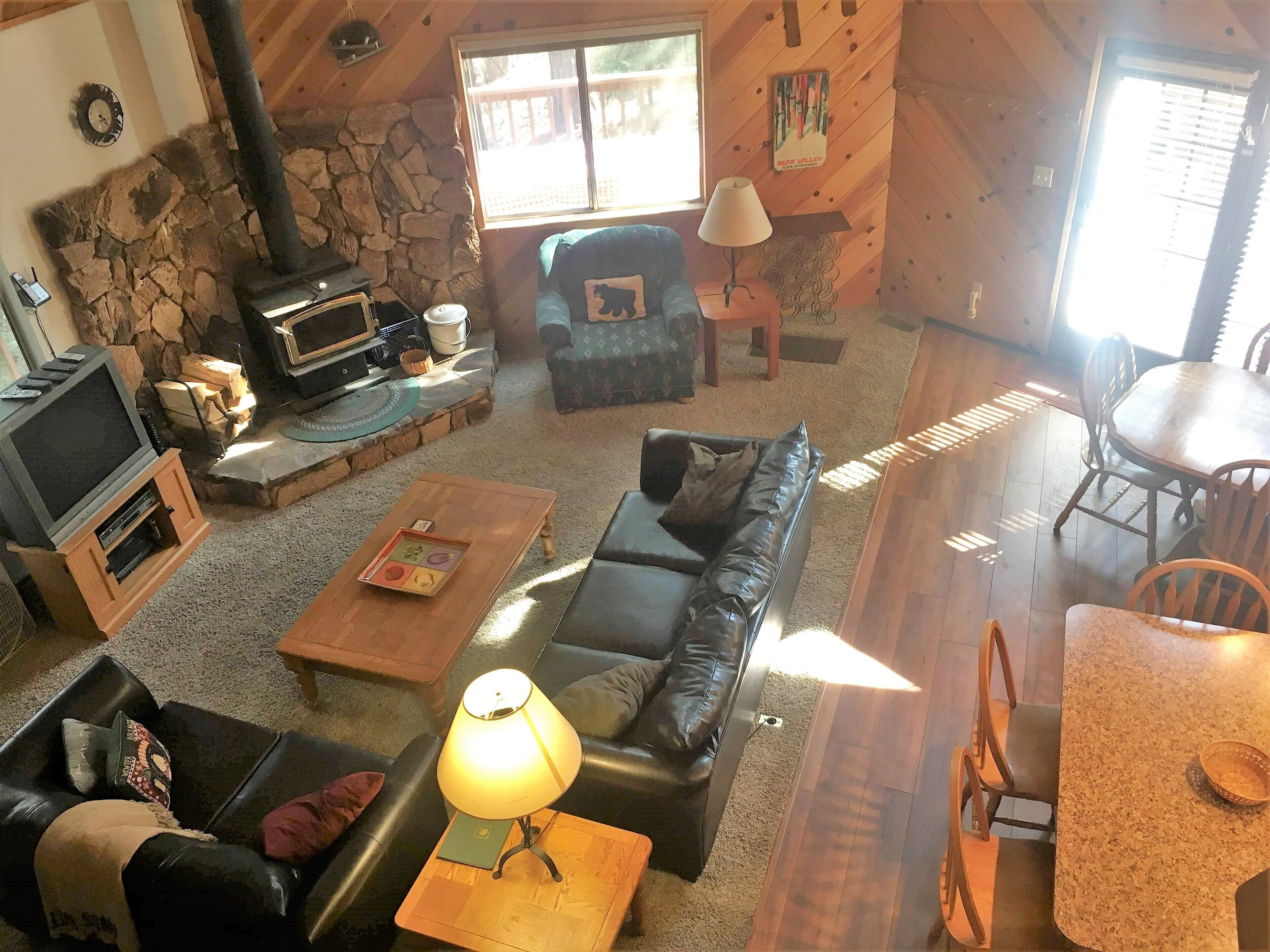 Dean Way Chalet - Spacious & Family-Friendly in Blue Lake Springs