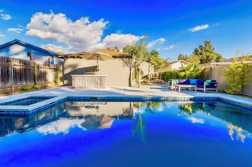 Your Private Resort Near All SoCal Has to Offer