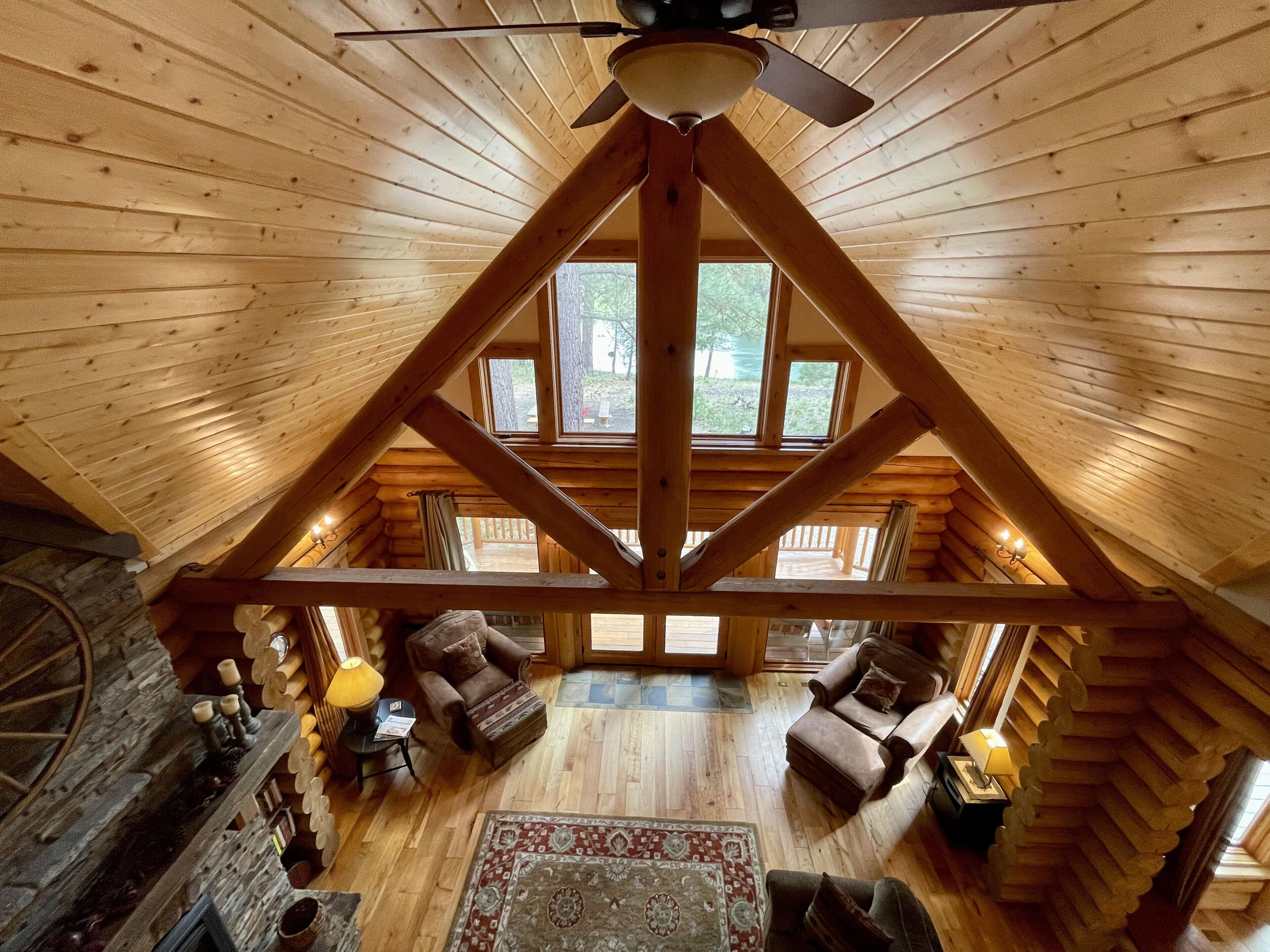 New Log  Home on Big Deschutes River Within 1.5 mi of Sunriver, Oregon-fish&ski