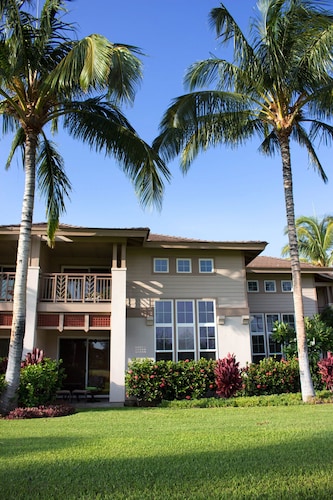 Excellent for couples or families. Right on the Golf Course.