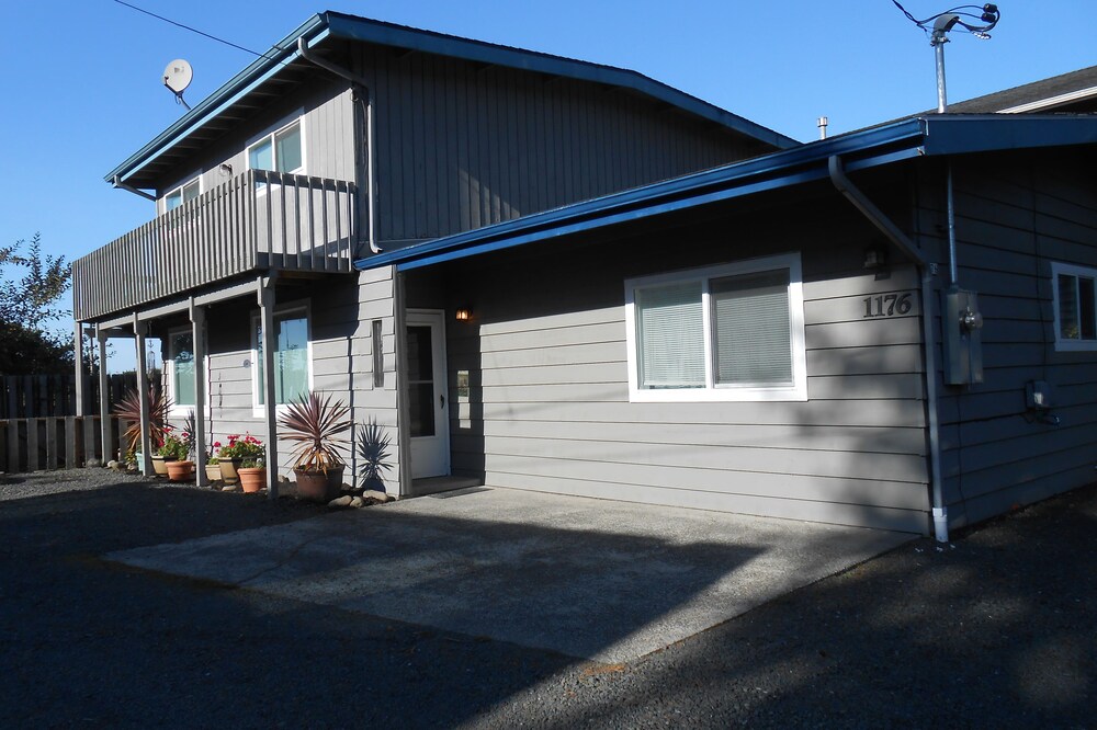 Newly remodeled 4+ bedroom, 2 bath