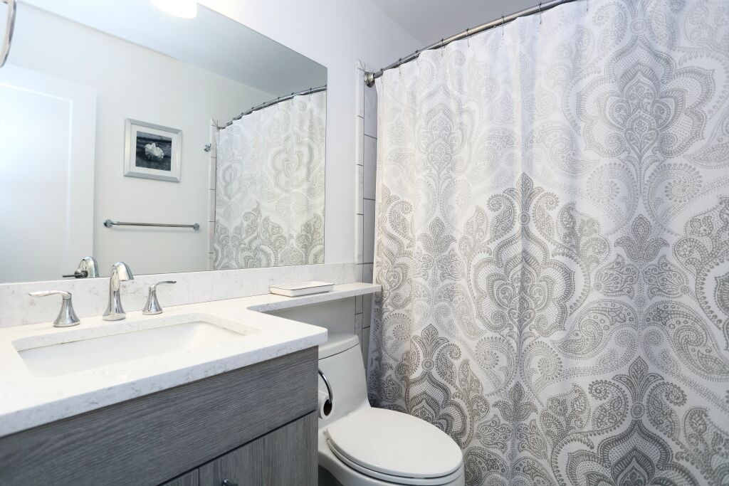 Newly renovated Beach Block Condo