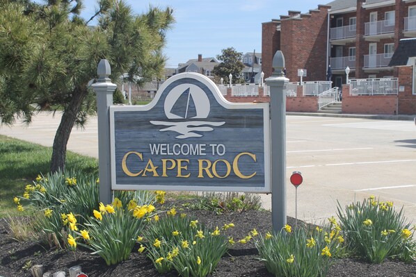 Property grounds - Newly renovated Beach Block Condo with Pool (Cape May)