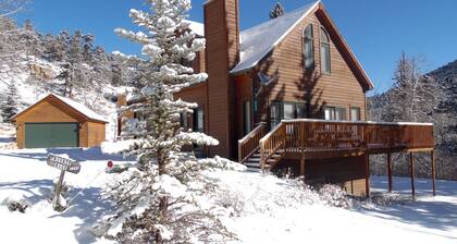 BOOK NOW -Spacious 4 Bedroom Home by RMNP & YMCA