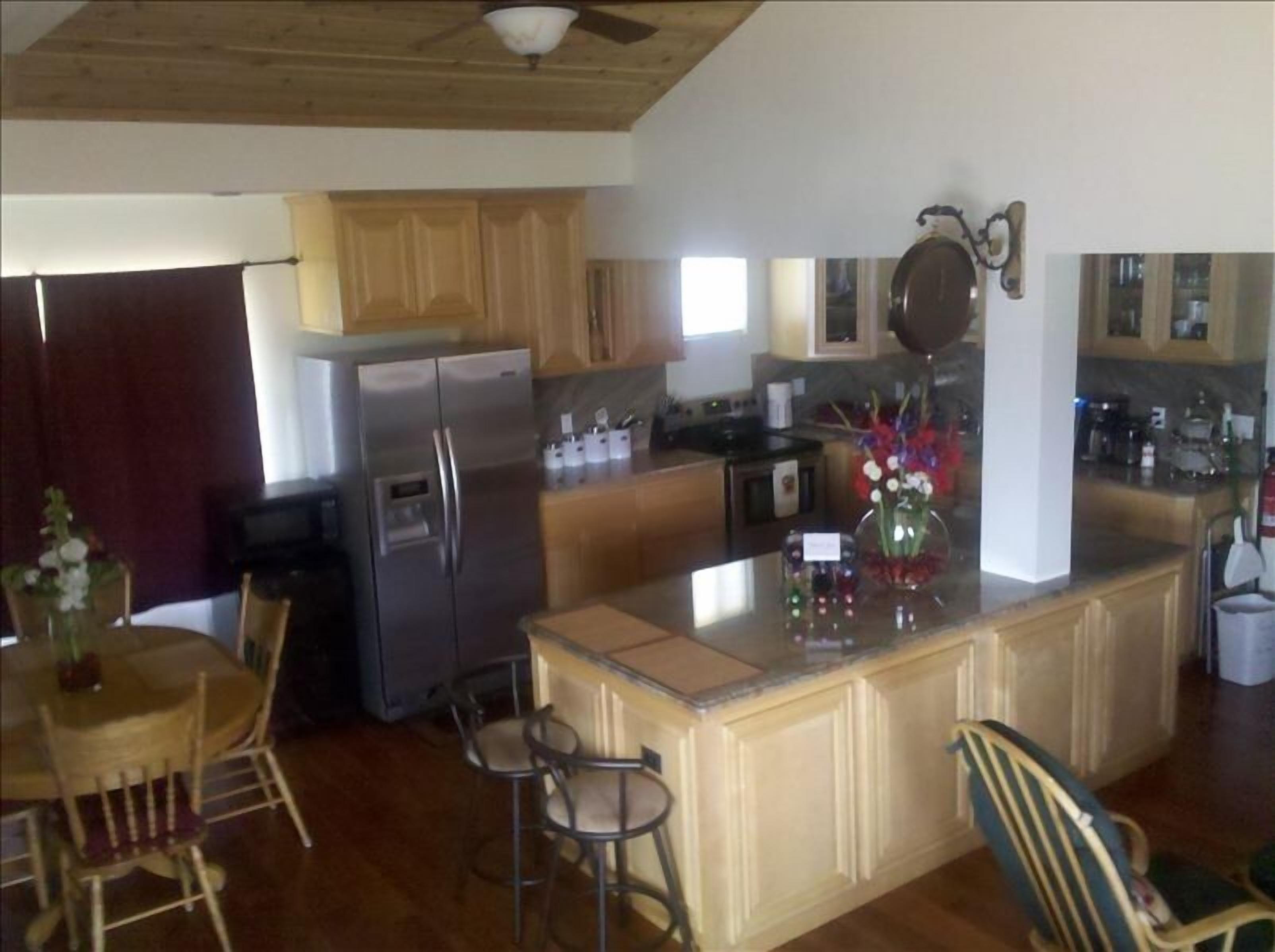 Lake Front Home, with Private Boat Launch, Beach, Pet Friendly