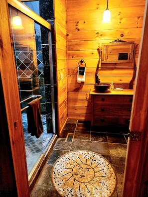 Dusche, Handtücher, Seife, Toilettenpapier