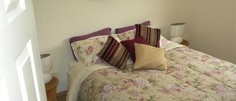 2 bedrooms, iron/ironing board, travel cot, WiFi