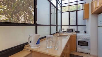 Fridge, microwave, stovetop, toaster