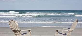 Beautiful 2BD/2BA Direct Beachfront Condo Sleeps 6, Ormond Beach/Dayton