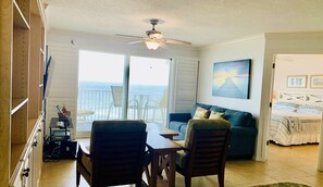 2 bedrooms, iron/ironing board, WiFi, bed sheets - Beautiful 2BD/2BA Direct Beachfront Condo Sleeps 6, Ormond Beach/Dayton (Ormond Beach)