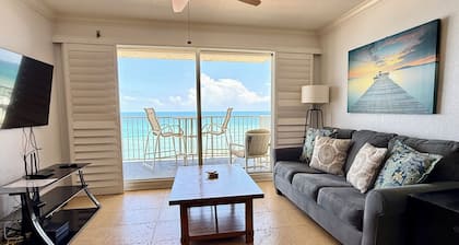 Large Oceanfront 2BD/2BA, Sleeps 6, Pool, Kitchen, W/D, Parking, Ormond/Daytona