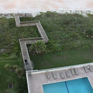 Pool - Beautiful 2BD/2BA Direct Beachfront Condo Sleeps 6, Ormond Beach/Dayton (Ormond Beach)