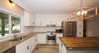 Alquiler de vacaciones frente al lago con embarcadero privado!