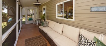 Lakefront Ferieutleie med privat båtlanding!