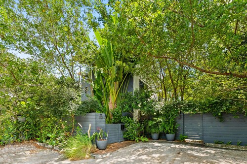 Coconut Grove Dream, located in the heart of the village. Beloved by the sailors