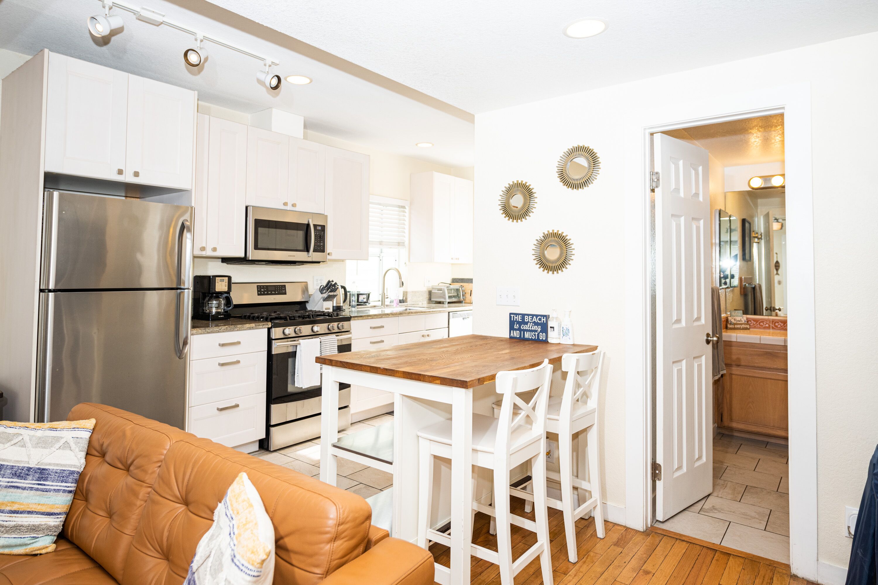 Just Steps To Mission Beach with Parking for 2 cars