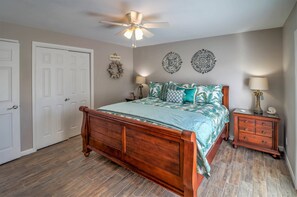 4 bedrooms, iron/ironing board, travel cot, WiFi