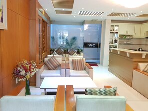 Lobby sitting area - Van Ha Hotel (Ho Chi Minh City)