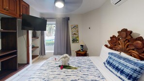 3 bedrooms, in-room safe, iron/ironing board, free WiFi