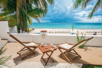 Closest to Sandy Beach!!! Amazing views. Walk to Chankanaab, Uvas & Money Bar...