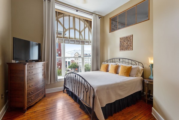 2 habitaciones, tabla de planchar con plancha, cuna de viaje y wifi 