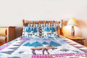4 bedrooms, iron/ironing board, WiFi, bed sheets - Lakefront home with Stunning Lake Superior Views (Tofte)