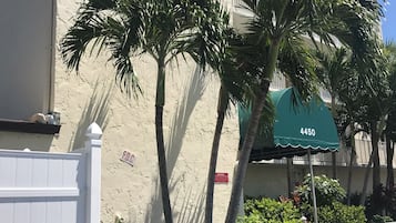 Enceinte de lâhĂ©bergement