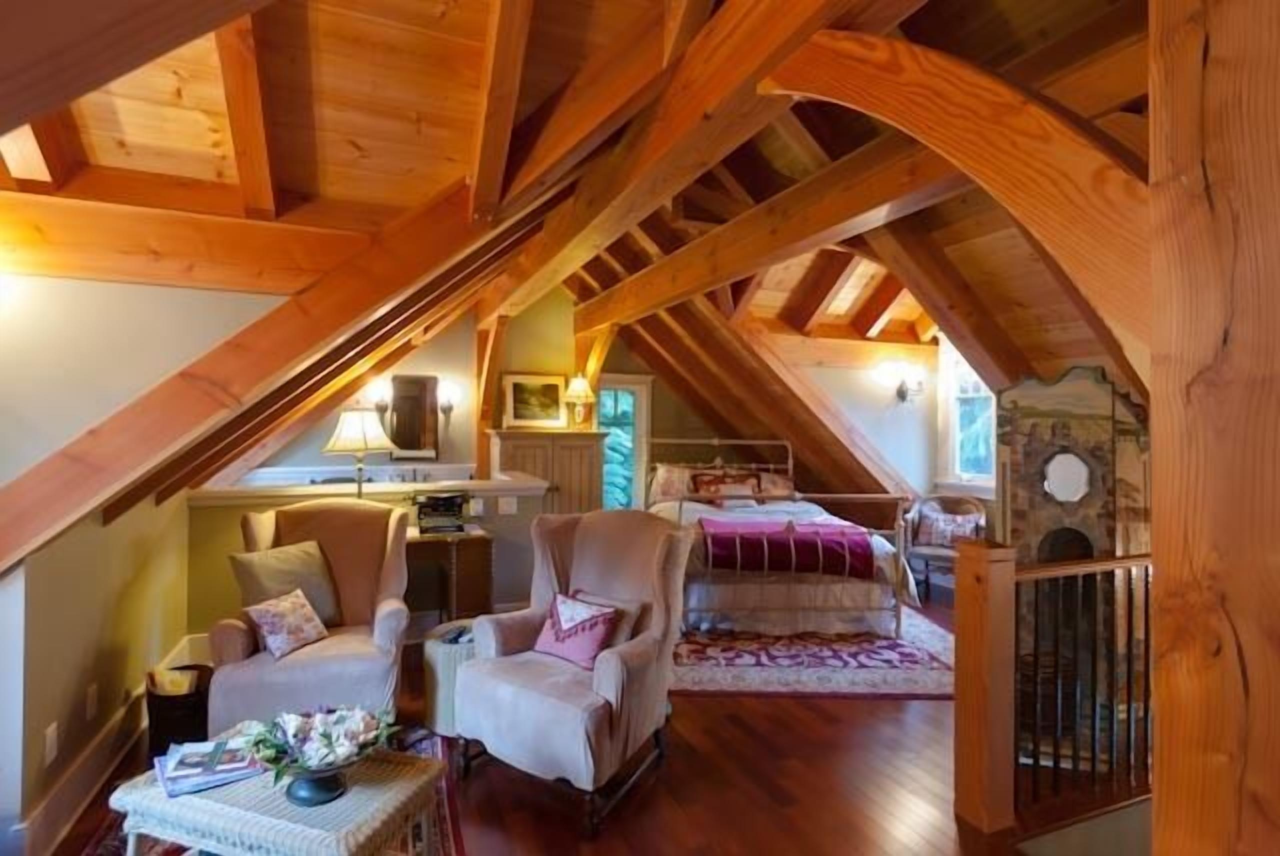 Gorgeous Sunshine Coast Timber Frame Carriage House