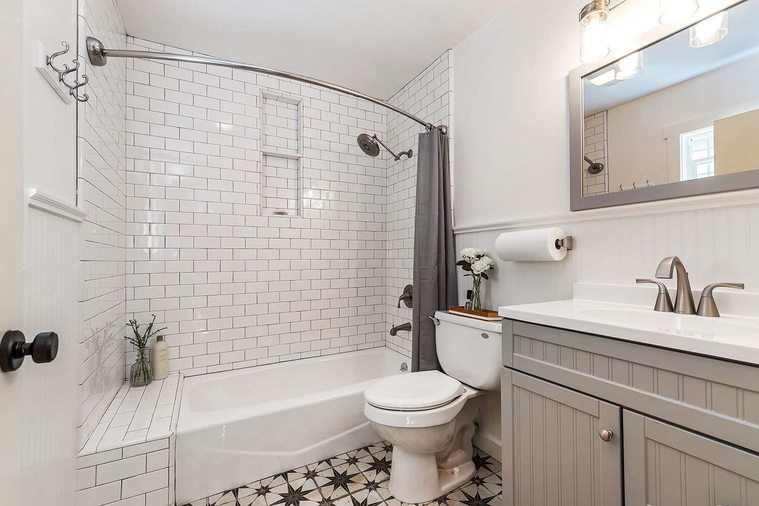 Sweetest Cabin under the Redwoods! Hot Tub, Fire Pit, Austin Creek!