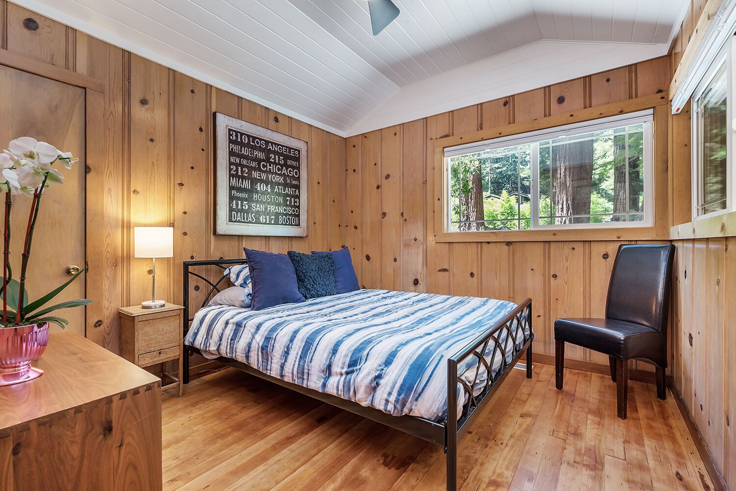 Sweetest Cabin under the Redwoods! Hot Tub, Fire Pit, Austin Creek!