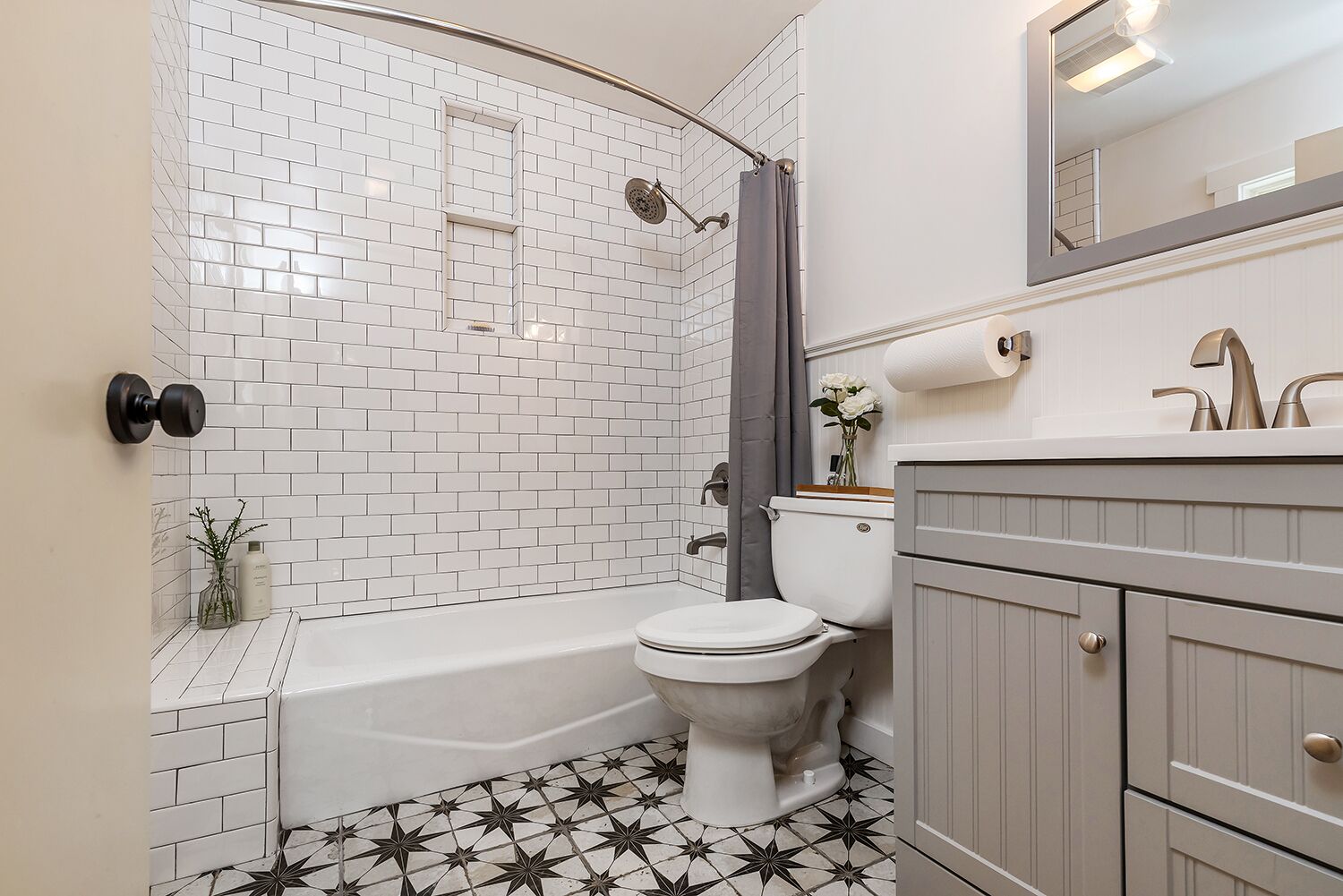 Sweetest Cabin under the Redwoods! Hot Tub, Fire Pit, Austin Creek!