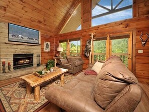 Smart TV, fireplace - Wildfire: Pet Friendly - Plenty of Yard Space - Brand New Hot Tub (Sevierville)