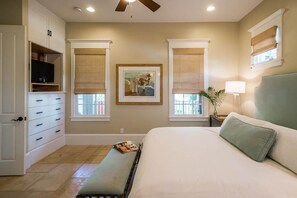 5 slaapkamers, een strijkplank/strijkijzer, gratis wifi, beddengoed