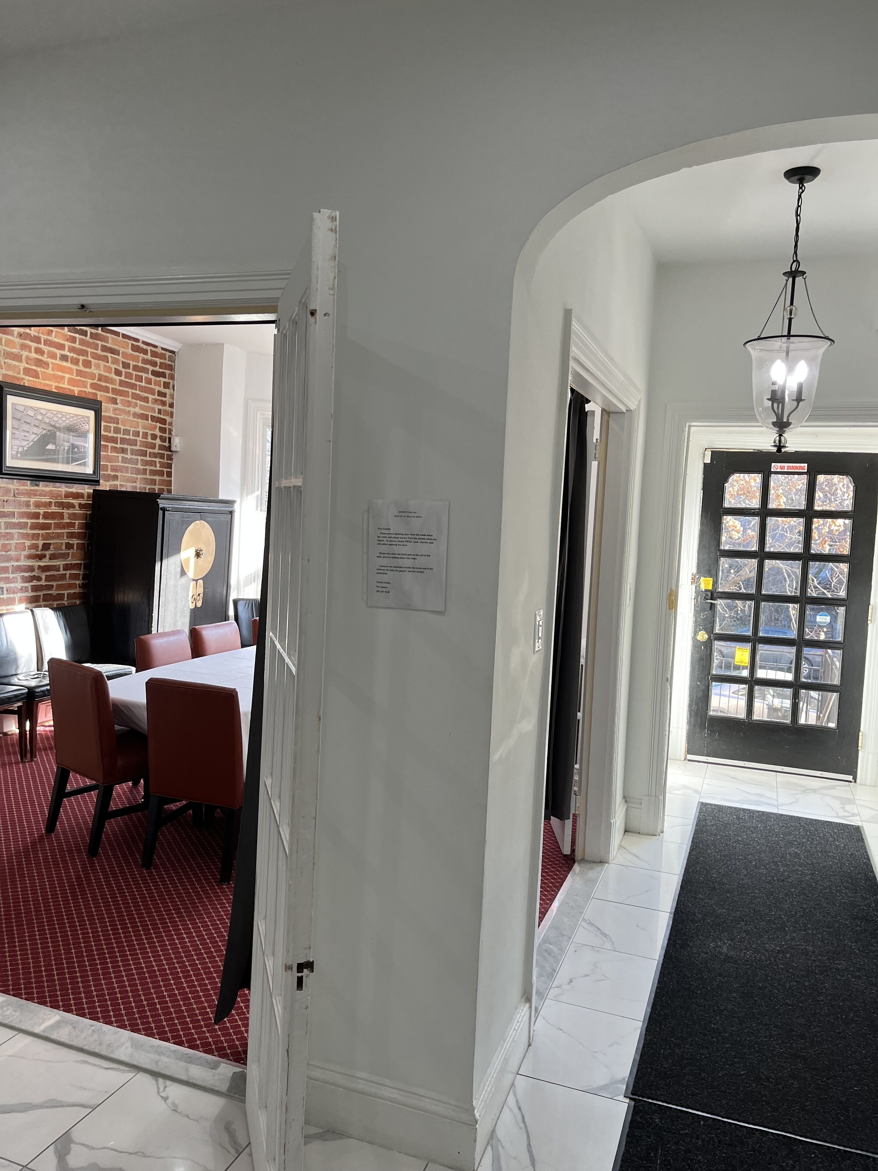 “Mark”- Lg Victorian Brownstone - 9Beds