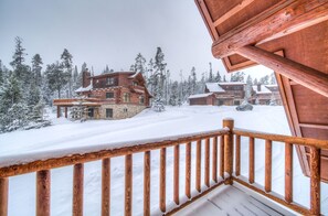 Property grounds - Luxury 5 Bdr/4 Bath Ski in/Ski Out Big Sky Cabin with Hot Tub (Big Sky)