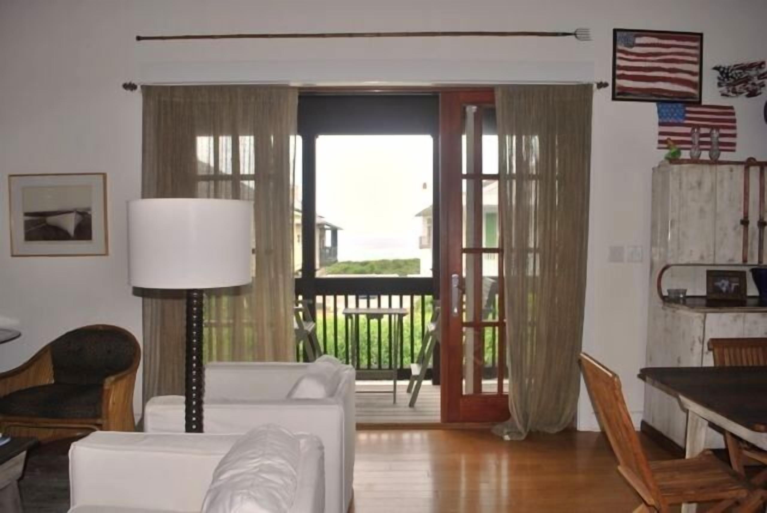 Only Full 2 BR/2 BA Carriage House. Main house 212325