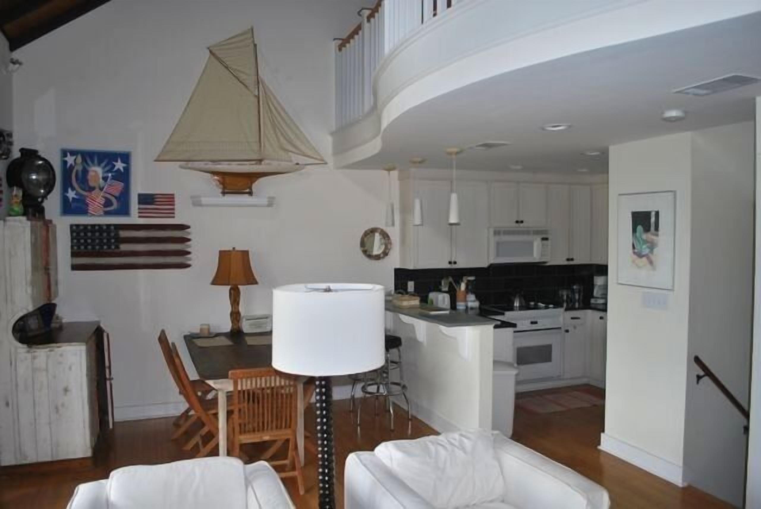 Only Full 2 BR/2 BA Carriage House. Main house 212325