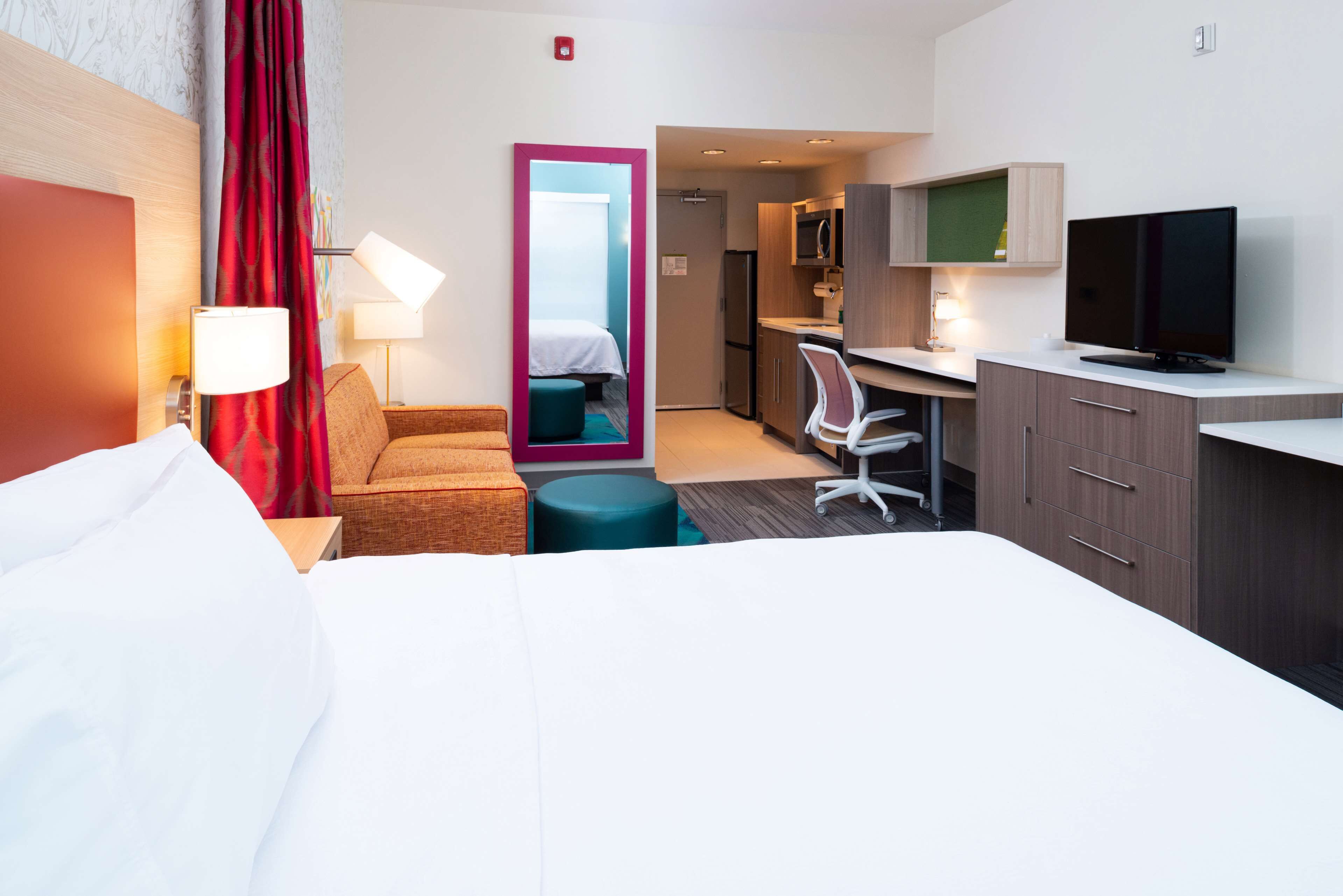 studio, 1 king bed, accessible (hearing) | desk, laptop workspace, blackout curtains, soundproofing