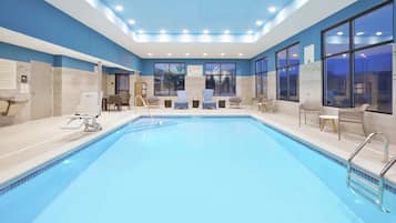 Indoor pool, sun loungers